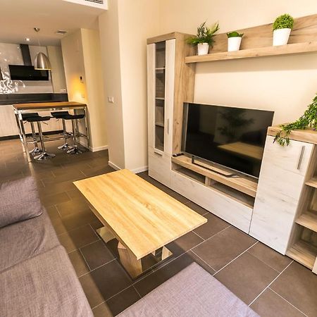 하엔 Centrico Y Moderno Con Piscina Y Parking 아파트 외부 사진